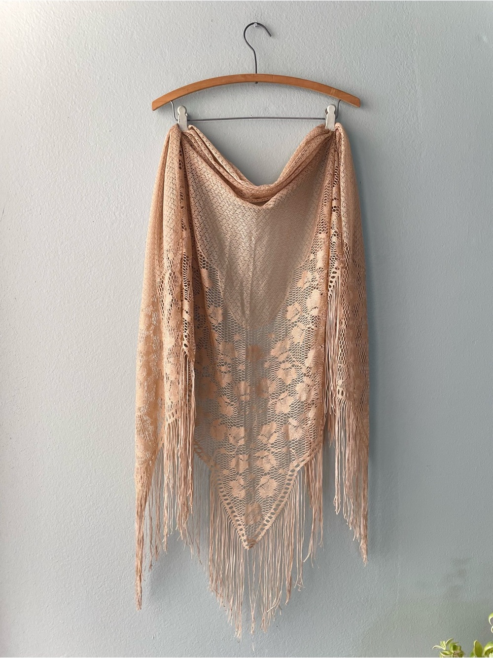 Unbranded | Vintage Beige Tan Lace Fringe Shawl Scarf Wrap